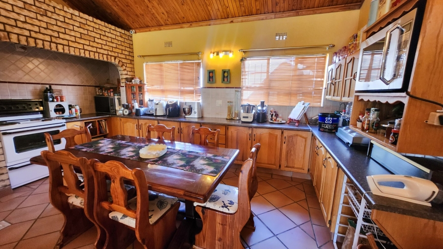 4 Bedroom Property for Sale in Flamwood North West